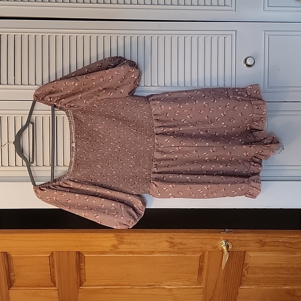 Puff Sleeve Romper - Picture 5 of 13